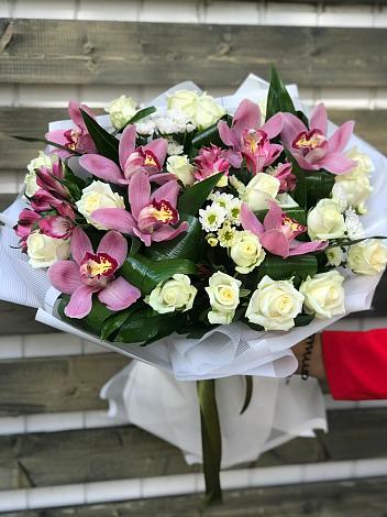 Букет цветов из: Розы и Хризантемы в Бабаюрте