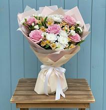 Букет цветов из:  Гвоздики, Орхидеи и Розы в Бабаюрте