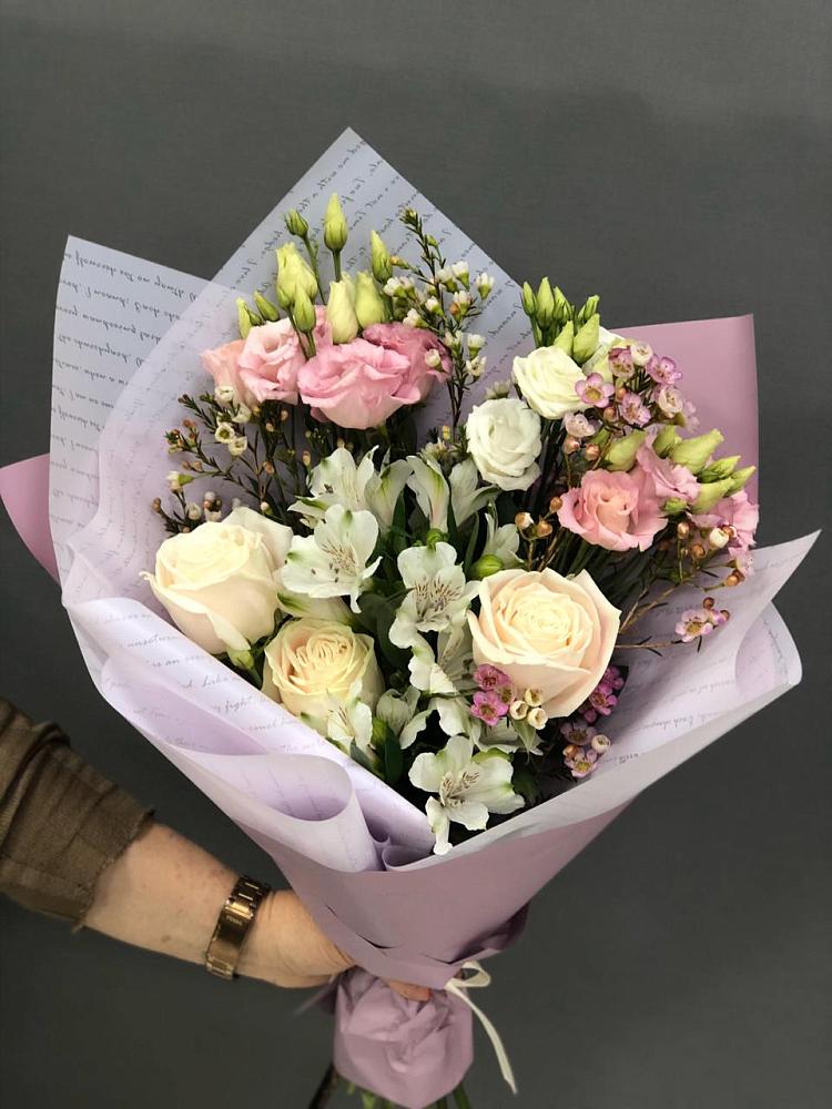 Букет цветов из: Альстромерии, Розы и Лизиантусы в Бабаюрте