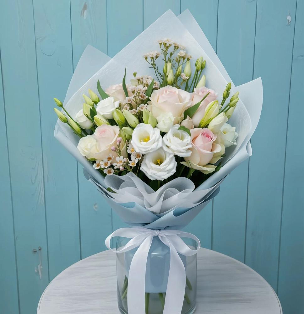 Букет цветов из: Розы и Лизиантусы в Бабаюрте