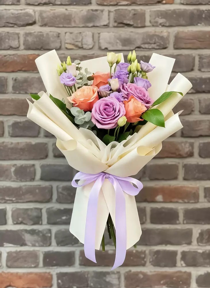 Букет цветов из: Лизиантусы и Розы в Бабаюрте