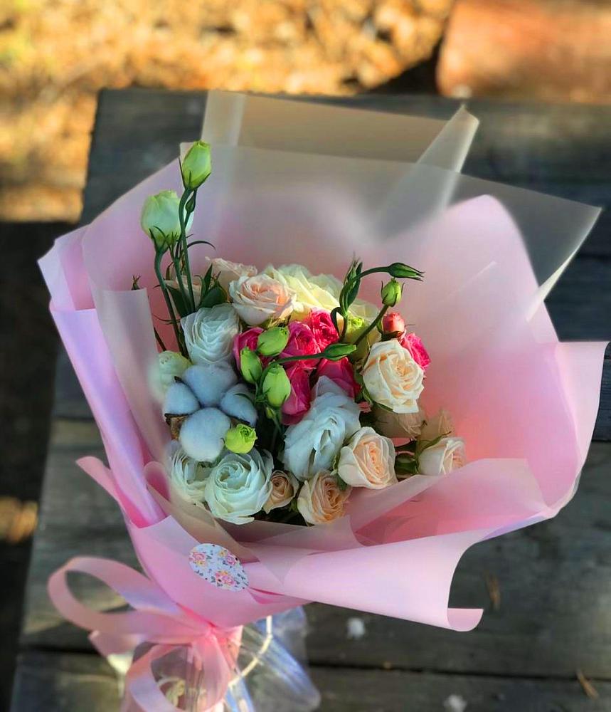 Букет цветов из: Розы и Лизиантусы в Бабаюрте