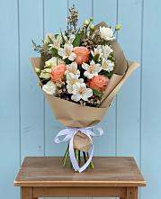 Букет цветов из:  Альстромерии, Лизиантусы, Розы и Хризантемы в Бабаюрте