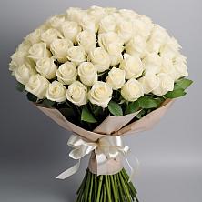 Букет 101 беля роза Белоснежка в Бабаюрте