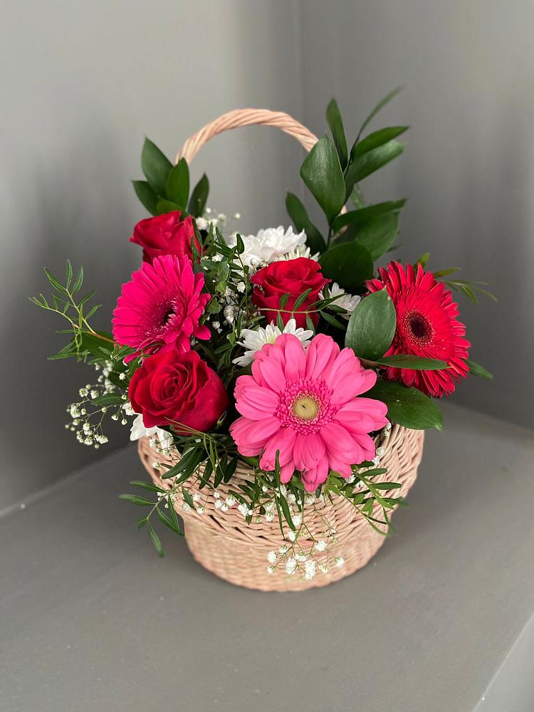 Цветочная композиция из Розы, Хризантемы и Герберы в корзине в Бабаюрте
